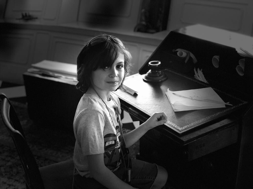 jonahpaull09's tweet photo. When you’re handed such a gorgeous day, you must grab it! #history #TheVictory #Nelson #NelsonDesk #Navy #Portsmouth #DayOutWithDad #childactor #actorslife https://t.co/lusXxrCoon