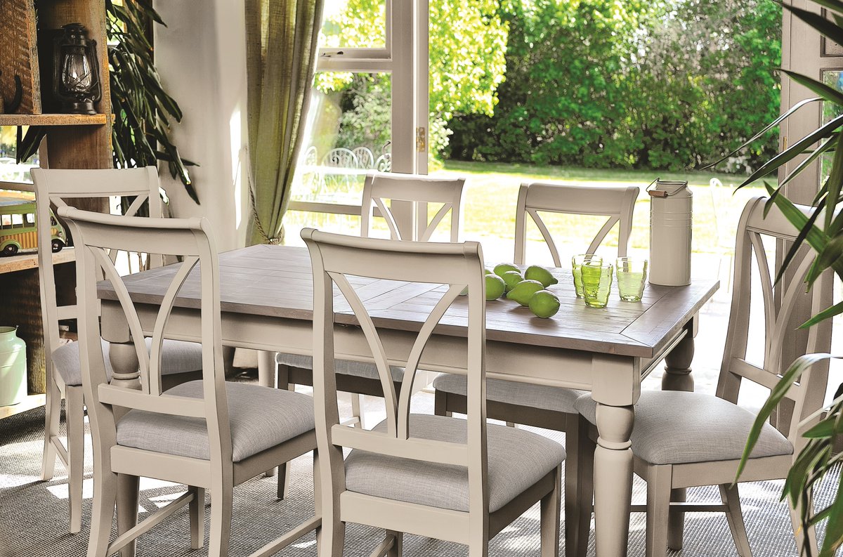 RowicoUKLimited's tweet photo. Warwick Ivory: a dreamy neutral tone adds a new layer of sophisticated elegance to the Warwick Family #Rowico #Rowicouk #Warwickivory #Dining #Diningtable #Limewashed #Handpainted #Paintedivory #Ivory #Reclaimed #Autumn #Autumnnights #Living #Lifestyle #Family https://t.co/6ZozKhb6MN