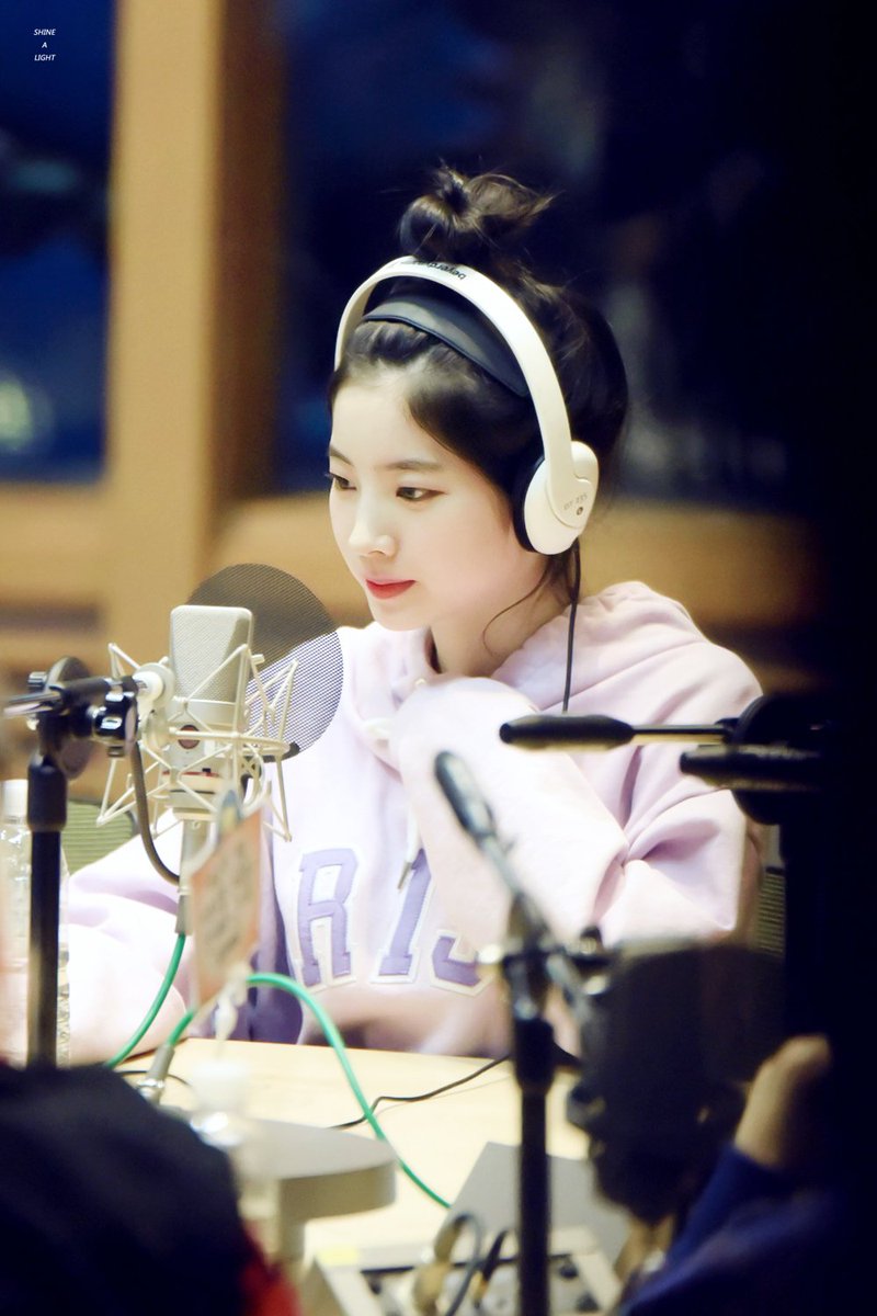 kimdahyun_kr's tweet photo. 180418  #트와이스 #다현 #twice #dahyun #ダヒョン
김모찌 ㅠ_ㅠ
모찌모찌 ㅠㅠㅠㅠㅠㅠㅠㅠㅠ
미쳐버려 ㅠㅠㅠㅠ 똥머리 사랑이즤 >3<
너무긔여워 ㅠㅠㅠ다대기ㅠㅠㅠㅠㅠ https://t.co/whcTXH1pnk