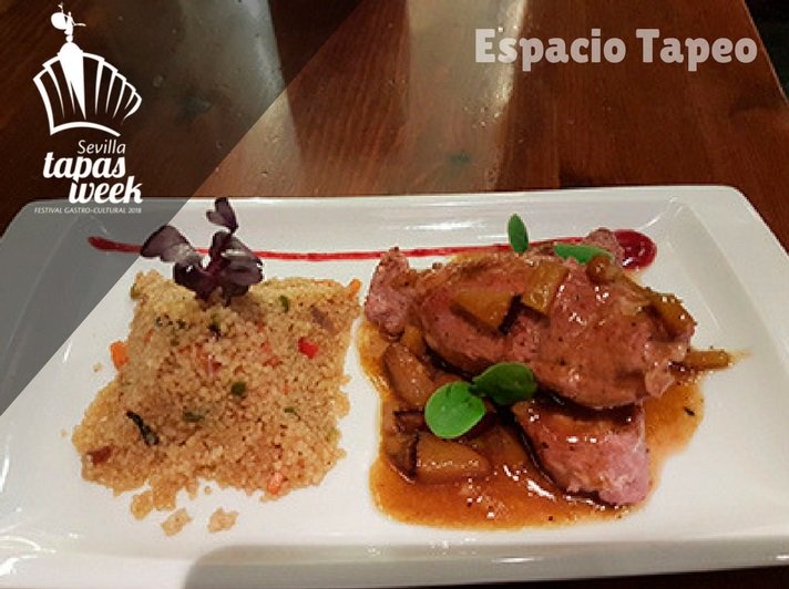 ESPACIO TAPEO | Hoy recordamos a... 4⃣<a href="/RoblesenSevilla/">Robles Restaurantes</a> con su tapa participante: "Lomo de jabalí con ciruelas y pasas" 🍖🍇, finalistas del Concurso Gourmet en la categoría tradicional que estará presente en la recta final del festival ⭐#STW18 #espaciotapeo #finalistas #gourmet