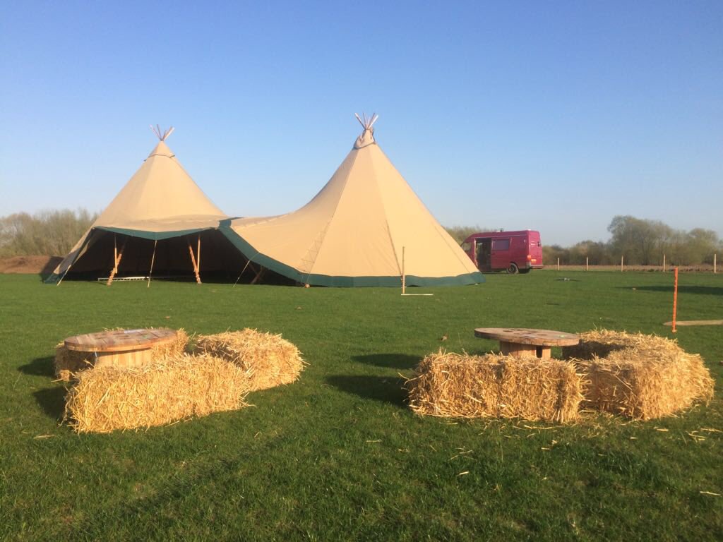 QuirkyCampers's tweet photo. It's all coming together... #campquirky18 https://t.co/5bv7qtwH67