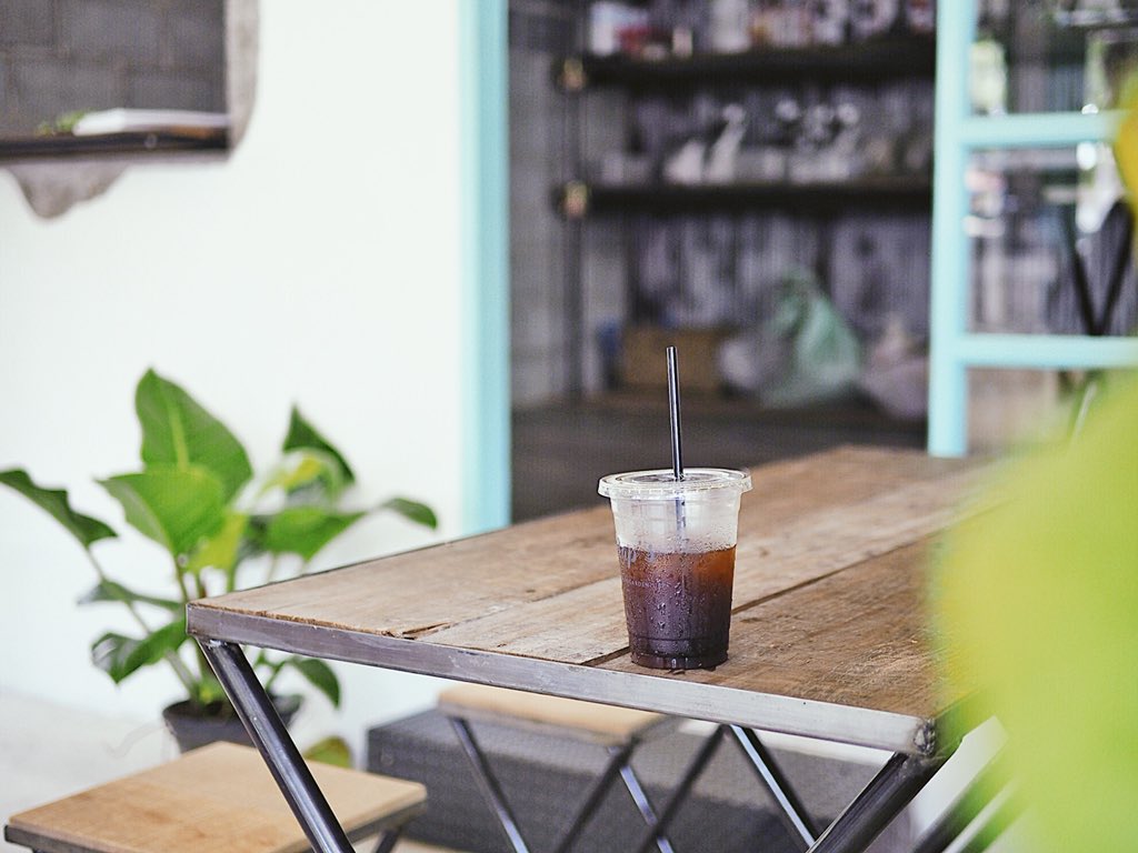 theabple4545's tweet image. บรรยากาศชิลด์ๆ ร้านเปิดเช้ามาก ตอนนี้เมนูยังไม่แน่นอน อยากซดอะไรก็บอกเค้าไปได้เลย #supportlocalroasters #reviewubon #reviewesan #cafehoppingubon #รีวิวอุบล