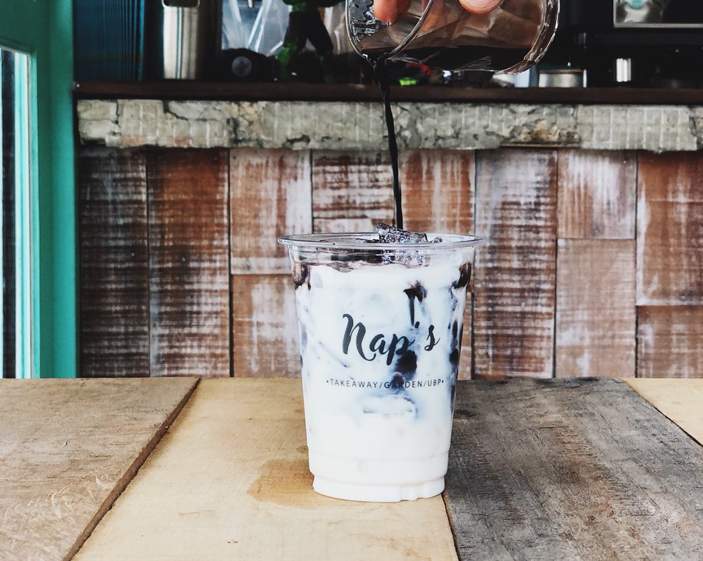 theabple4545's tweet image. บรรยากาศชิลด์ๆ ร้านเปิดเช้ามาก ตอนนี้เมนูยังไม่แน่นอน อยากซดอะไรก็บอกเค้าไปได้เลย #supportlocalroasters #reviewubon #reviewesan #cafehoppingubon #รีวิวอุบล