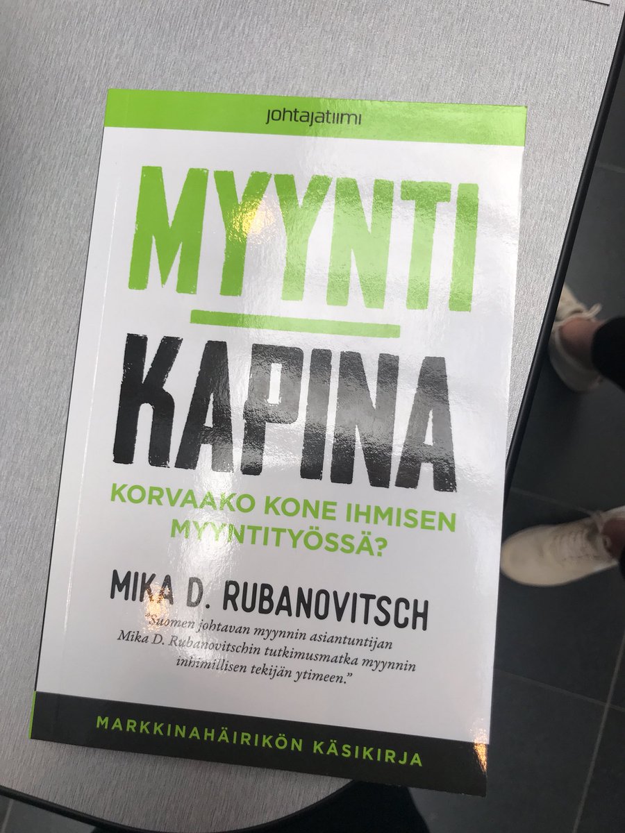 susanne_strom's tweet photo. Kiitos iloisesta kohtaamisesta ja hyvistä vaihtokaupoista😉🙏🏼 @Rubanovitsch #bestsellercompetition https://t.co/KFTZHk0NR3