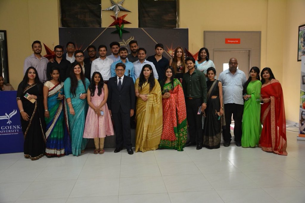 goenka_univer's tweet photo. A Warm Farewell to All Final Year Students! Thank you for being a part of our Journey...
#GDGoenkaUniversity #Transcend2018 #FarewellDay https://t.co/2lNn2VbWlV