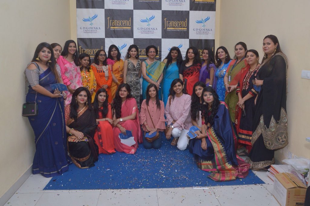 goenka_univer's tweet photo. A Warm Farewell to All Final Year Students! Thank you for being a part of our Journey...
#GDGoenkaUniversity #Transcend2018 #FarewellDay https://t.co/2lNn2VbWlV