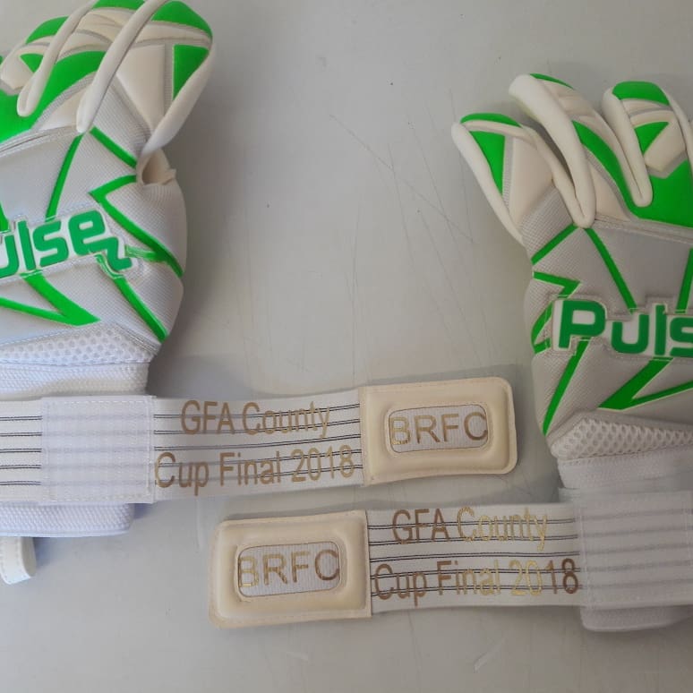 superlemonprint's tweet photo. Just done a custom job printed on an @Pulsegk  pair of gloves for @BourtonRovers goalkeeper a massive final they have this evening at @CirenTownFC 

Good luck boys!! @GlosFA https://t.co/CKpaF46HtP