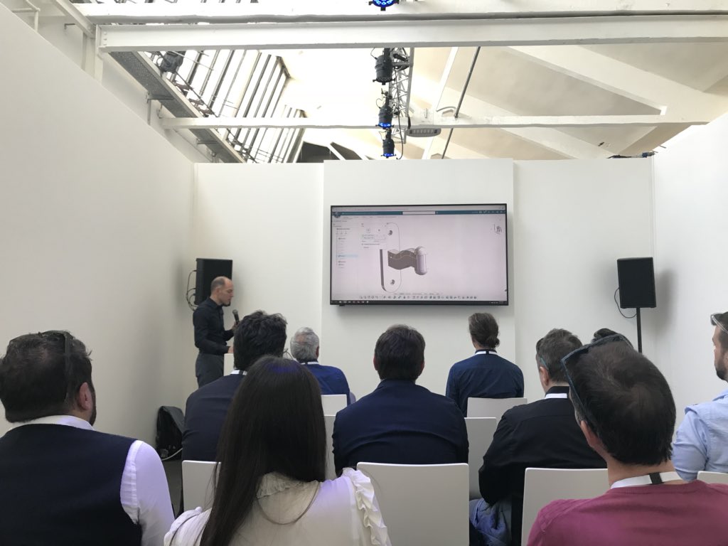 ju5tinburt0n's tweet photo. Sal doing his thing! #xdesign #solidworks #impressivemicholding #stilldesigning https://t.co/DfycDjvNxb