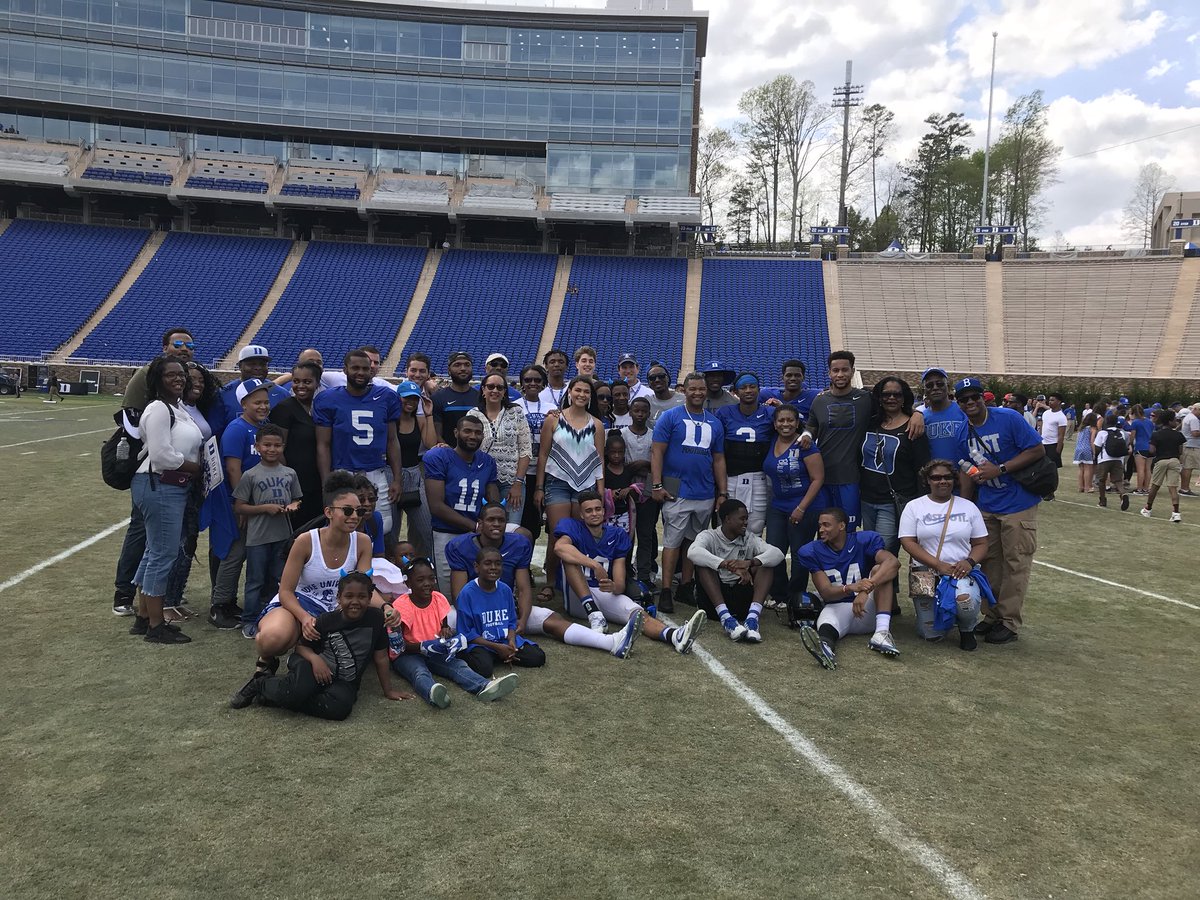 GeradParker1's tweet photo. The best part of college athletics. May I introduce my new family! #DukeGang Duke really is different!
“Duke will help you become a Superstar of a man on and off the field, embrace that opportunity each day!” #GoGet1More https://t.co/FBUaSEGZcj