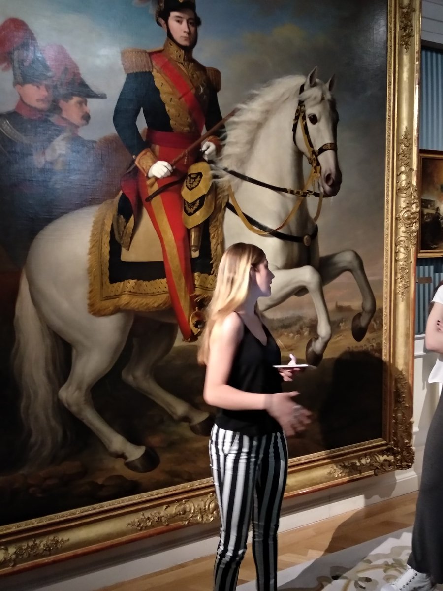 PastorArancha's tweet photo. En el museo del Romanticismo, l@s alumn@s son nuestr@s guías #literaturauniversal @ColBernadette @cber2001 https://t.co/8NmTkfe6dc