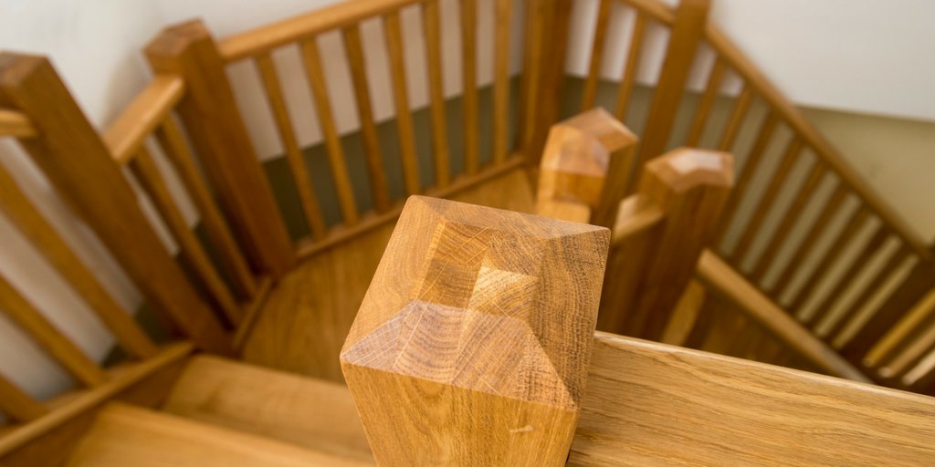 TwoTwentyStairs's tweet photo. All our made-to-measure stairs start life as @FSCUK-certified timber.
See what they look like after being cut using state of the art CNC machines and hand-finished by our master craftspeople: https://t.co/k1Ti4W1Fwa https://t.co/FEqqBXNrmE