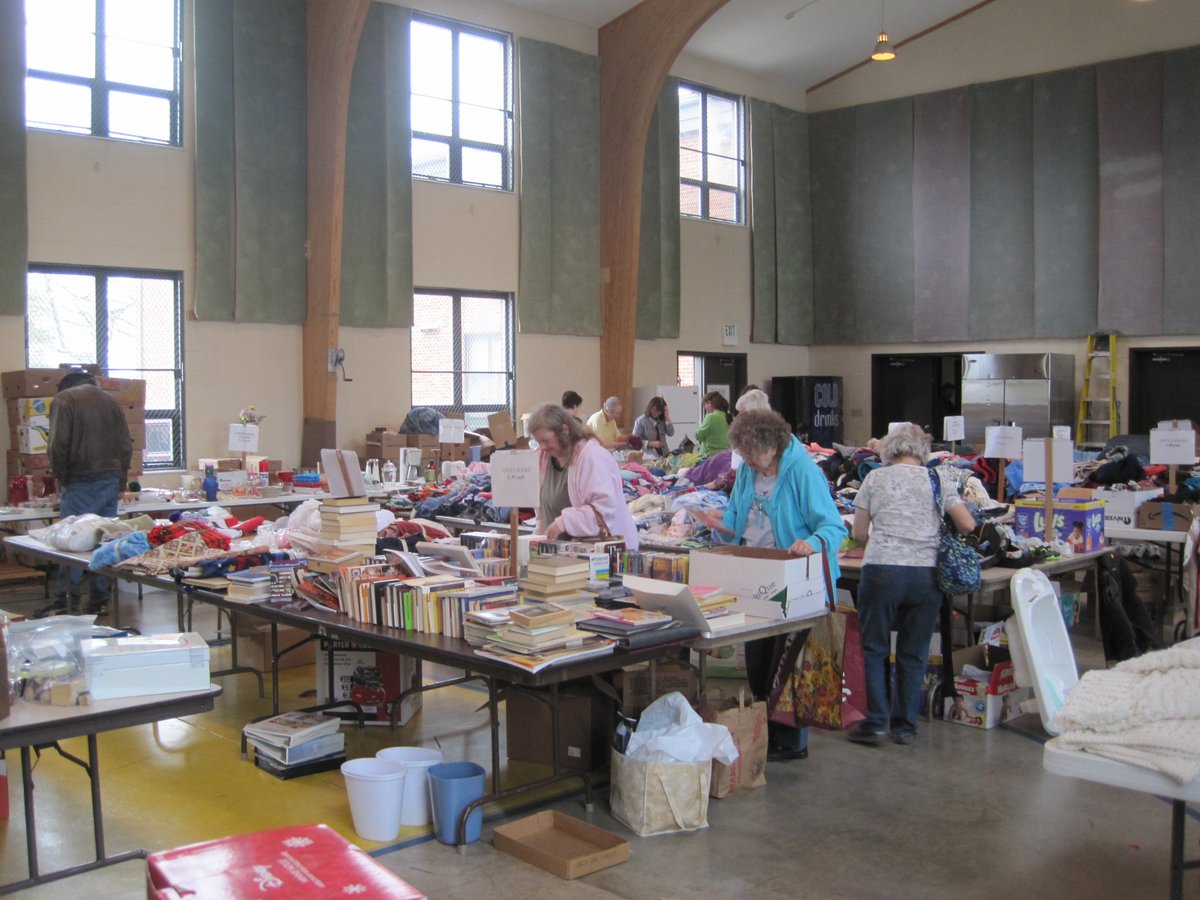 AvillaMethodist's tweet photo. Rummage Sale begins TODAY!  We're open from 4-7 p.m.  Also open Friday from 9 a.m. - 5 p.m. and Saturday from 9 a.m. -12 p.m.  Most clothing starts at $0.50.  Other items priced as marked.  Lots of variety!  Don't miss it! https://t.co/OPKYkZHQbk