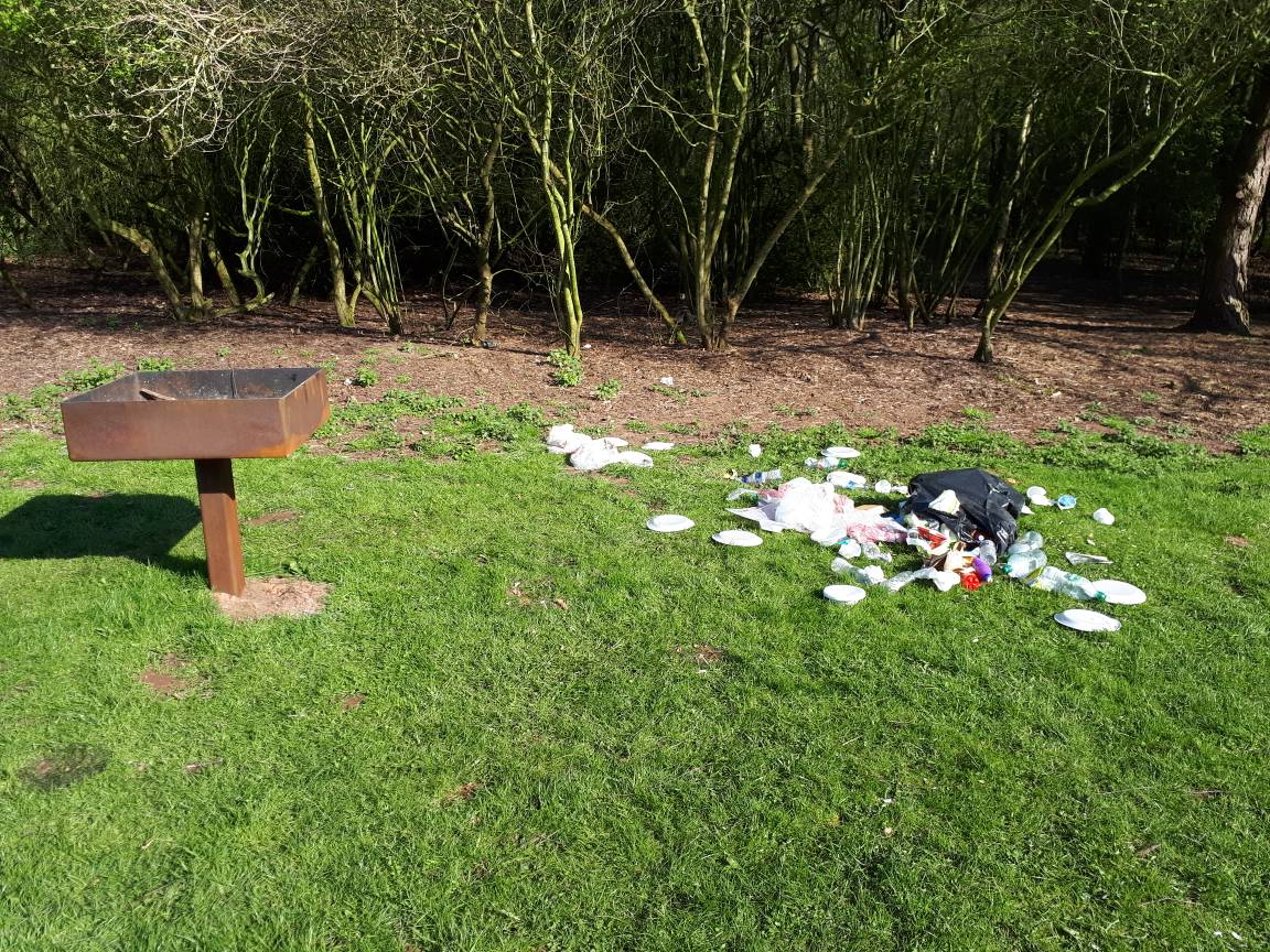 STWForemark's tweet photo. It's great to see that people have been using the bbq pits installed by the rangers! However, do not leave your bags of rubbish here! This is what happens at night when the badgers and foxes get in! If it won't fit in the bin, please take it home with you. #foremark #swadlincote https://t.co/ouiXdyH57C