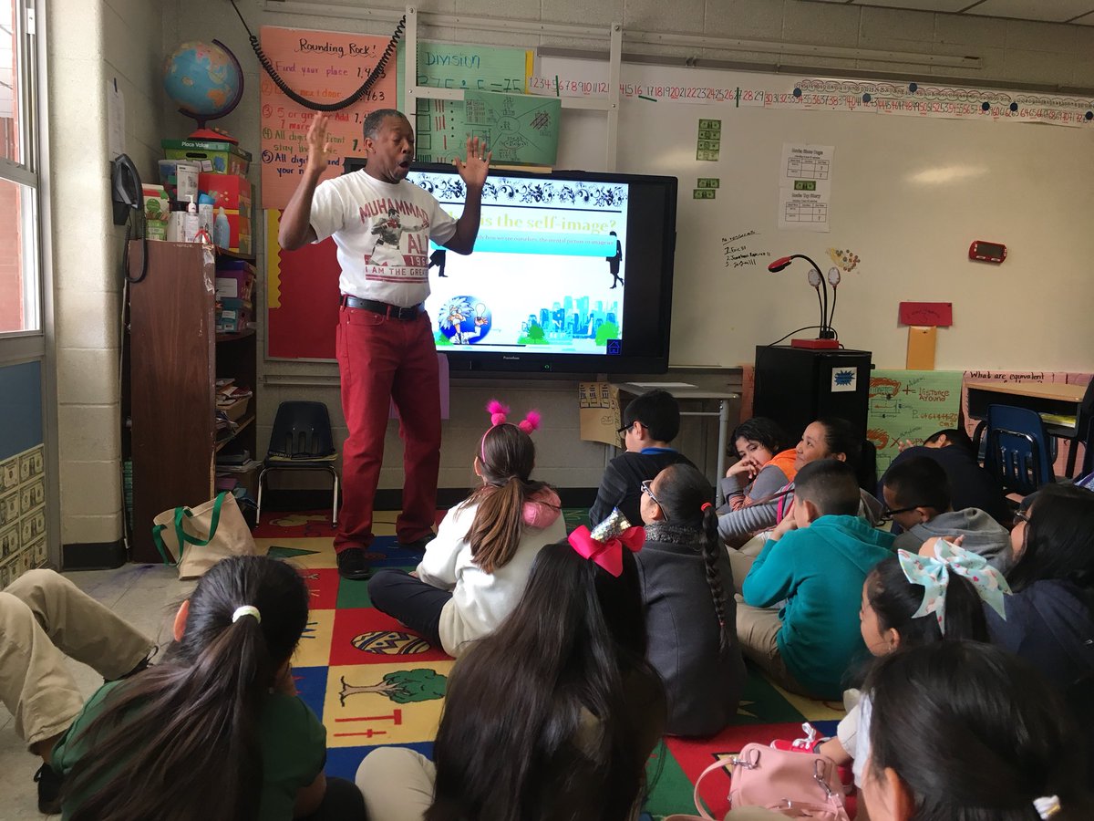 nburns102's tweet photo. Our class had such a wonderful time at the career fair!!!! https://t.co/wsXJjA37jD
