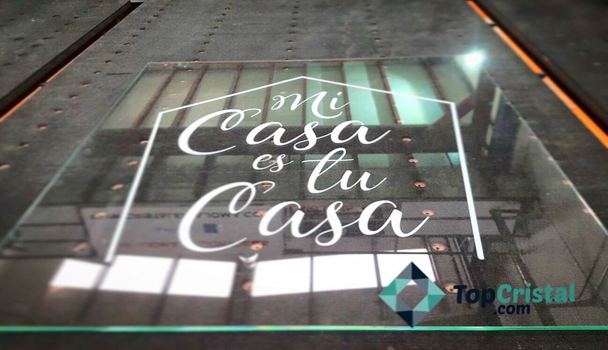 topcristal's tweet photo. Cristal con diseño personalizado para la mesa de un cliente.
Si tienes una idea, una foto o un diseño y quieres ponerlo en un cristal contacta con nosotros!!!
#topcristal #cristal #vidrio #cristalpintado #vidriopintado #glass #diseñocristal #diseñomesa #mesa #mesacristal https://t.co/TtJKDFoYPv