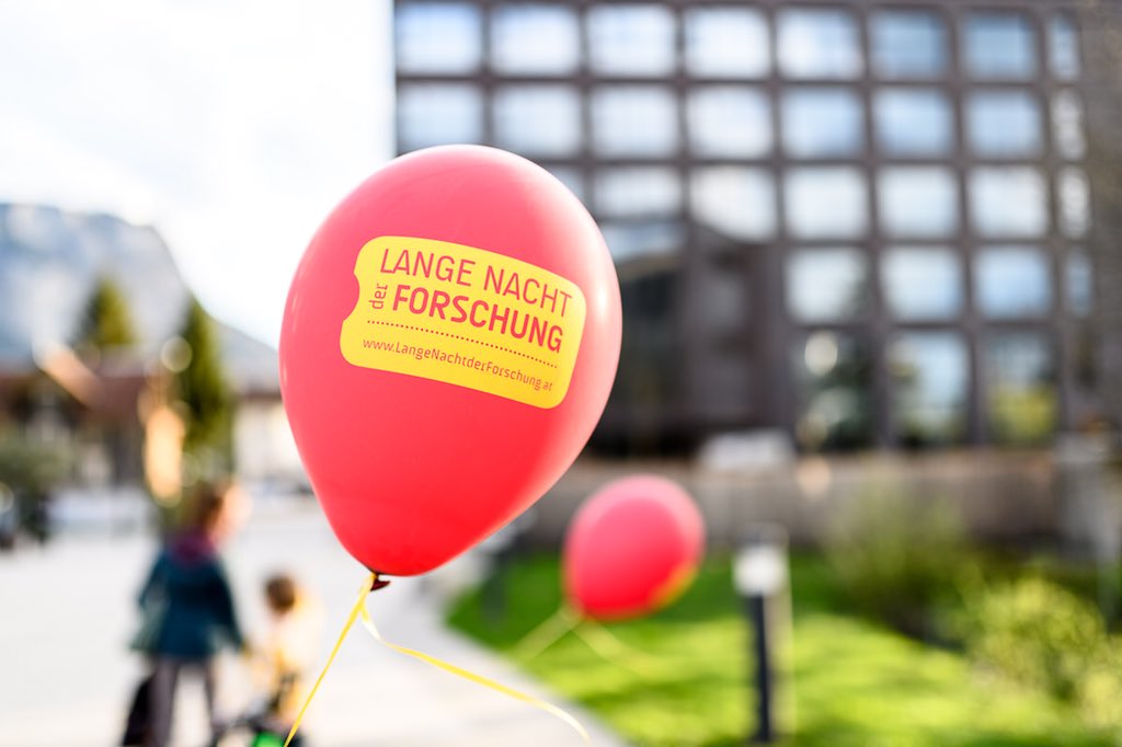 InnovationLab17's tweet photo. #LNF18 - Wir waren dabei! Danke für euren Besuch – es hat Spaß mit euch gemacht. #dornbirn #langenachtderforschung #innovation #energieautonomie2050 https://t.co/O3RJRm6LS3