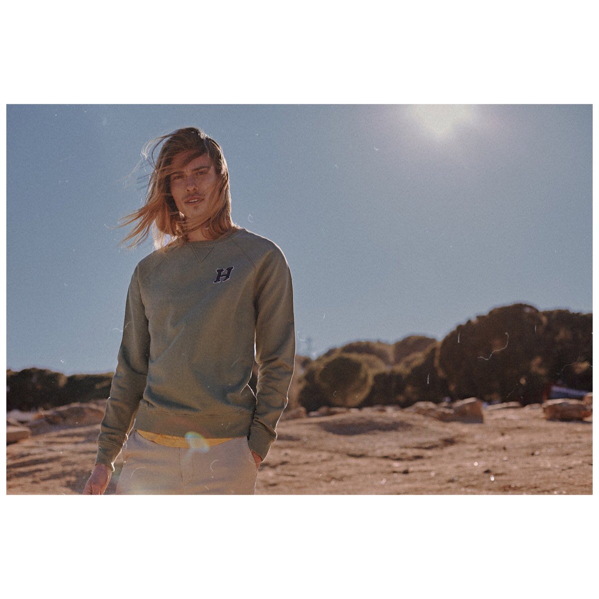 HarrysEspana's tweet photo. • G a e t a S w e a t s h i r t •
It is perfect for your casual looks and those days when there is a little bit of cold.
#harrys1982 #ss #iconcrew #sweatshirt #lookbook
https://t.co/i6L1WKZmy1 https://t.co/KLSWTIeecf