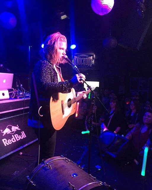 SM6Band's tweet photo. Reposting @vinyl.josh:
@aaronrgillespie of @underoathband • Arguably one of the most influential drummers of the 2000’s & hardcore community • taken at @riotnight in Scottsdale, AZ .
.
.
.
#underoath #eraseme #aarongillespie #metalcore #hardcore #posthardcore #chasingsafety https://t.co/ggLSjfBSPE