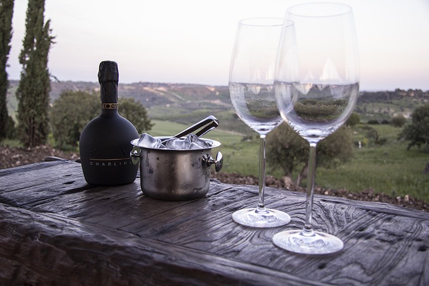 DellaMasseria's tweet photo. Enjoy from our beautiful terrace the breathtaking view on the southeastern sicilian landscape... Are you searching for a bit of peace? 
#masseriadellavolpe #noto #sicilia #sicily #valdinoto #lovesicily #livesicily #discoversicily #luxury #luxuryhotel #relais #resort https://t.co/B4DI1u6Aup