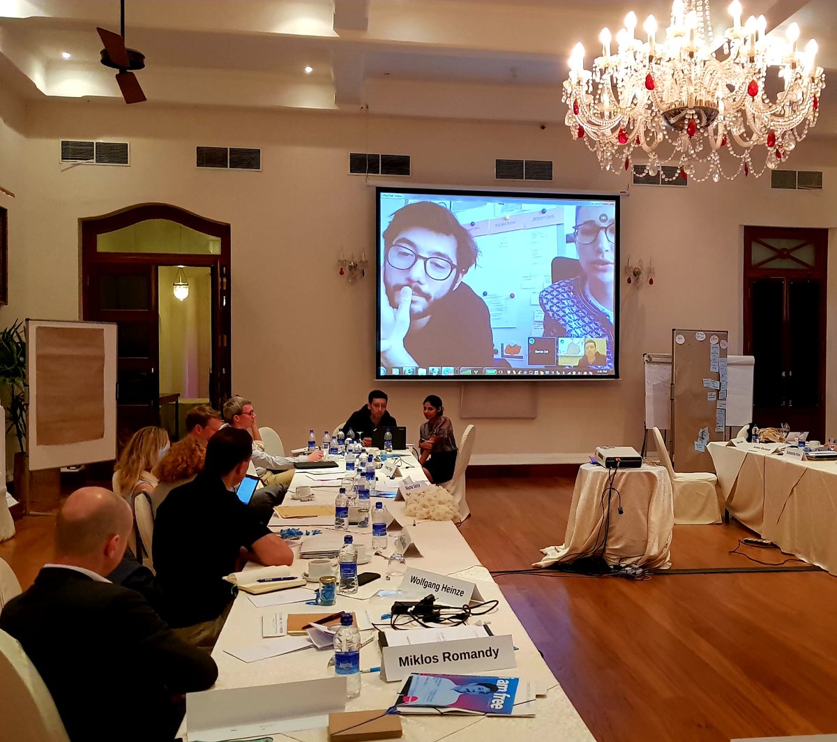 fnfindiaoffice's tweet photo. Colombo Meets Berlin: Delegates of  @FNFreiheit Regional Asia Meeting discuss communication strategies with @johann_ahlers and @benitadill of Head Office in #Germany #time4asia #Colombo #SriLanka https://t.co/smxCP2FWjB