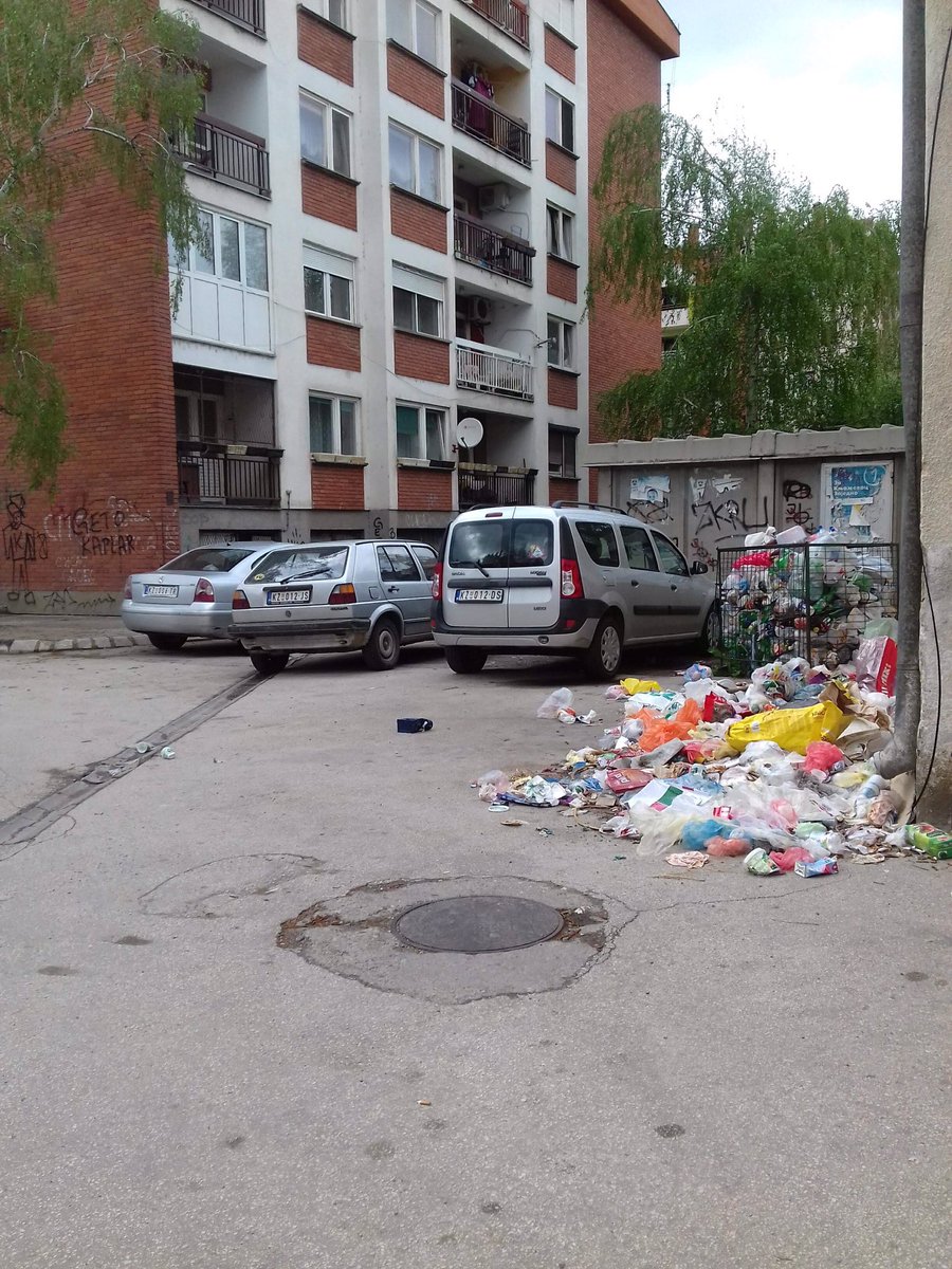 Bakaljilja's tweet photo. Da li sluzbe u Knjazevcu rade svoj posao?! #napreDNO #standarDNO👎🏽 https://t.co/tZK7fUOGAz