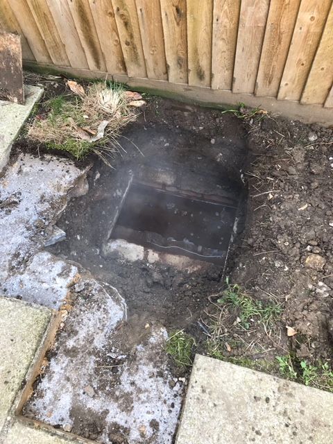 CleanHeatLondon's tweet photo. More water found onsite! looks like we're going to have to get the digger out #HVAC @CleanHeatLondon https://t.co/3kyt1Ilk3a