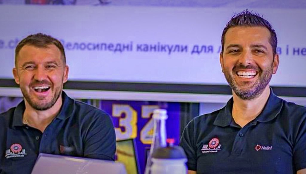 Protiride's tweet photo. It was a big pleasure & honor to be guest in #kiev to introduce the Ride & Wine project in Ucraina. Looking forward to welcome you soon, in the heart of chianti. 🚴🏽♂️🍷🇮🇹 #rideandwine #kiev #ucraina #klitschkoexpo #pressconference #popovych #protiride #mediamarathon https://t.co/UWhozBIyMQ