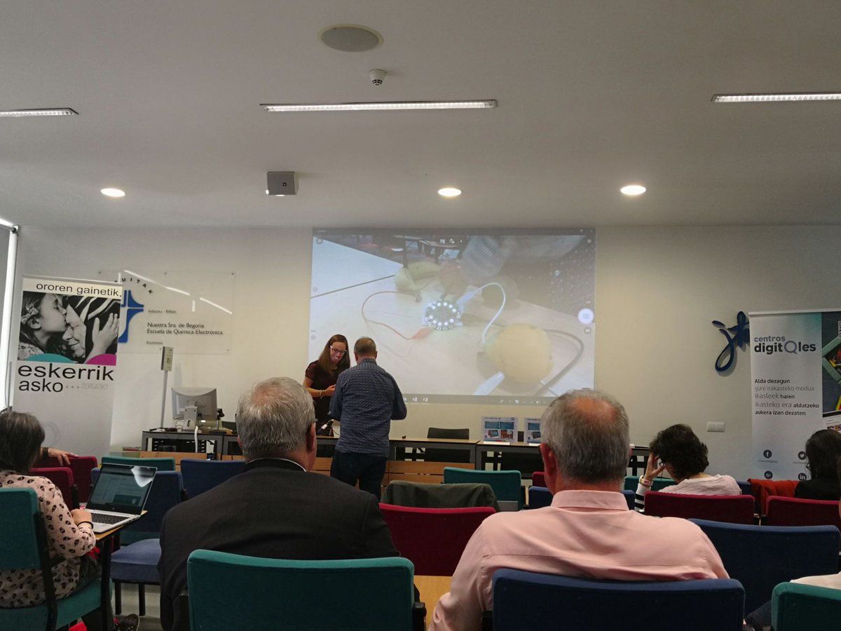 G_Chuvieco's tweet photo. Revolucionando el aula con Hacking STEM, aprende jugando. @AinhoaMarcosEC @MsEduEsp @CentrosDigitale #MicrosoftEdu #STEM #Bilbao https://t.co/zqxKdTDQHI