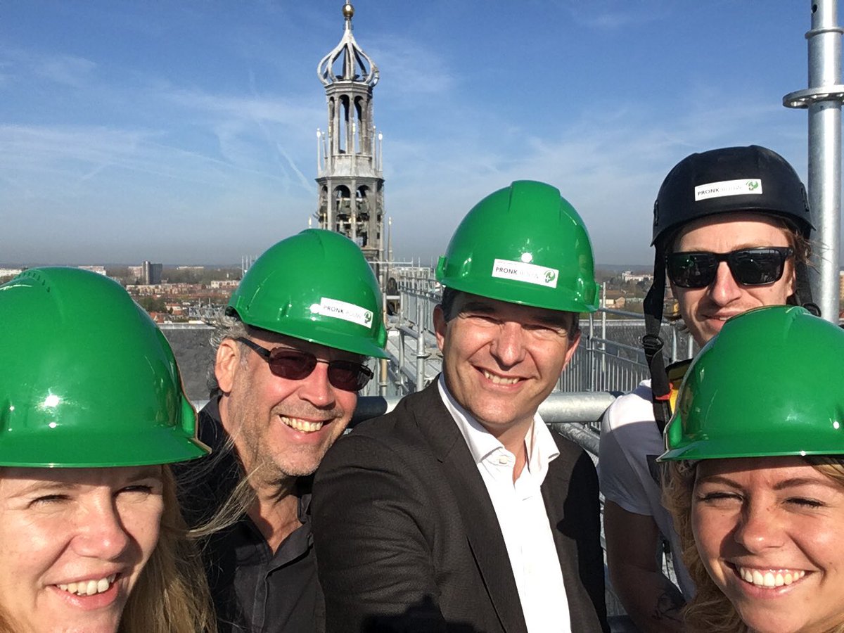 Marcojanmaat's tweet photo. #Wow! Vanochtend exclusieve preview #klimnaardehemel met @StadAlkmaar. Unieke ervaring met prachtig uitzicht over #Alkmaar en héél dichtbij Laatste Oordeel in de kerk. Morgen bouwtechnische keuring, voelde vandaag gelukkig al heel veilig en solide. Bouwtechnisch #kunststukje https://t.co/Z10pZQs0uD