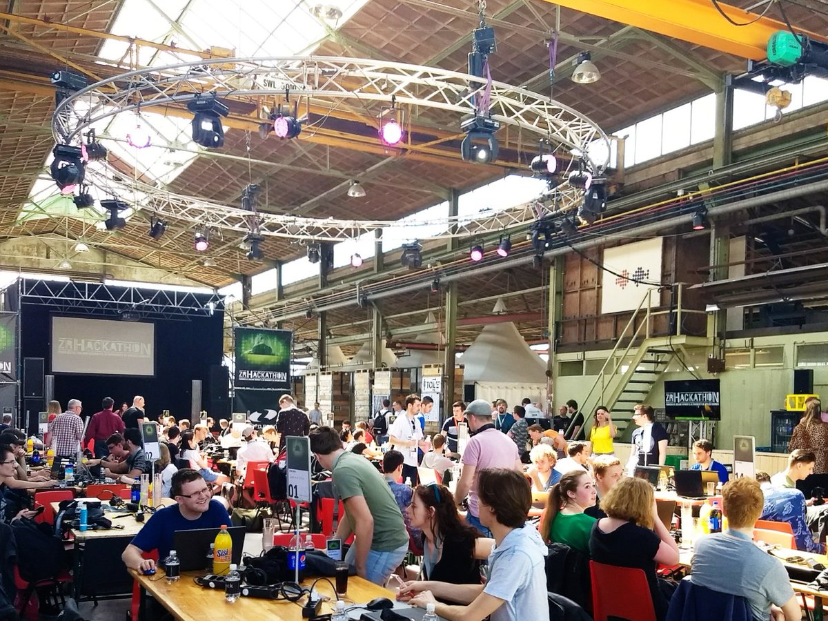 HZICT's tweet photo. Volle bak! Nog heel even wachten en de 24 uur durende #zrhackathon gaat van start! #HBOICT @ZRHackathon https://t.co/aMhltgcgWO