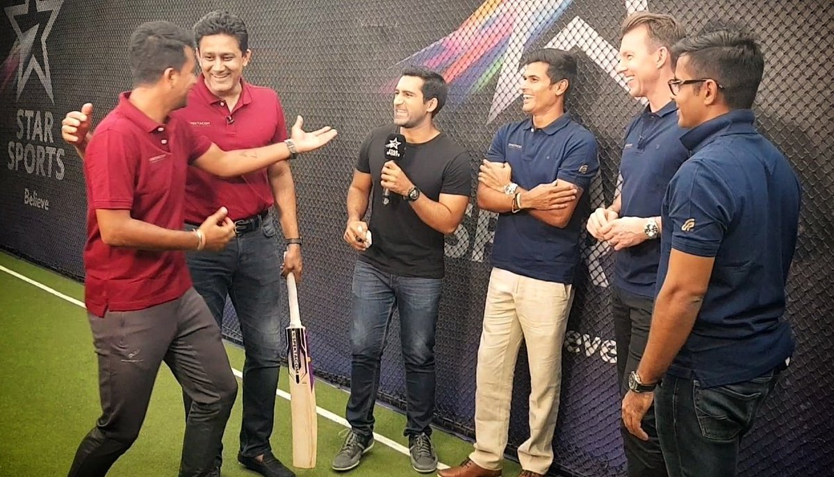 suhailchandhok's tweet photo. @anilkumble1074 @pragyanojha @BrettLee_58 @s_badrinath @StarSportsIndia @Microsoft Great day out & plenty of fun testing out the #Spectacom tech on the smart bats again Anil bhai!
These two pictures summed up the day for me @anilkumble1074 ๐๐
Can't wait for this #IPL2018 #PowerShotChallenge to air this weekend @StarSportsIndia!
**We have a new winner** ๐ https://t.co/3Wgo2u31cL