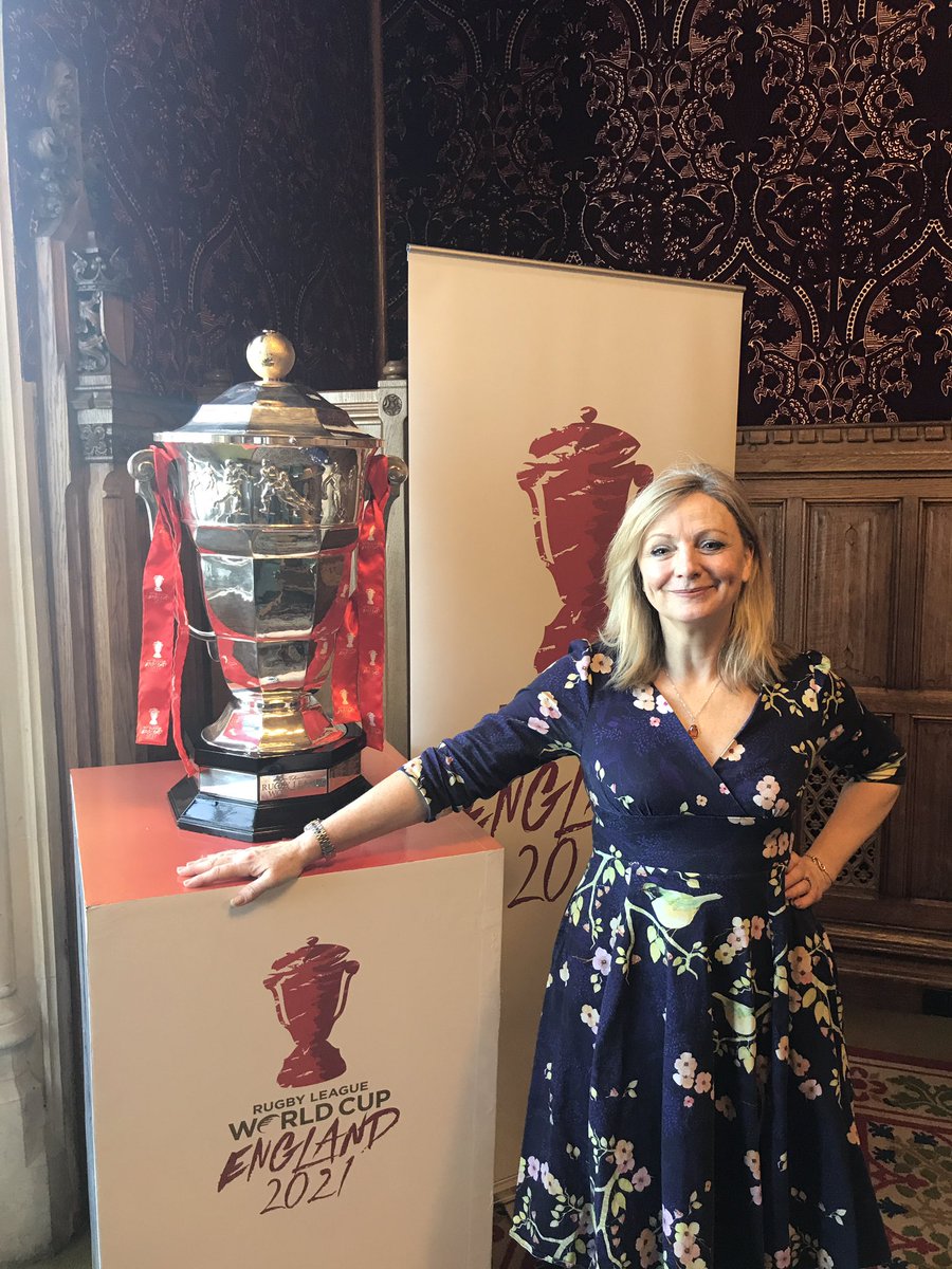 TracyBrabin's tweet photo. Very happy to have the chance to talk girls rugby, film and theatre with @RLWC2021 in Parliament with https://t.co/HWEZUzZVkn… thank you for organising @JudithCummins @Bulldogs_Daily @bulldog_girls https://t.co/r0VB5ERHZ0
