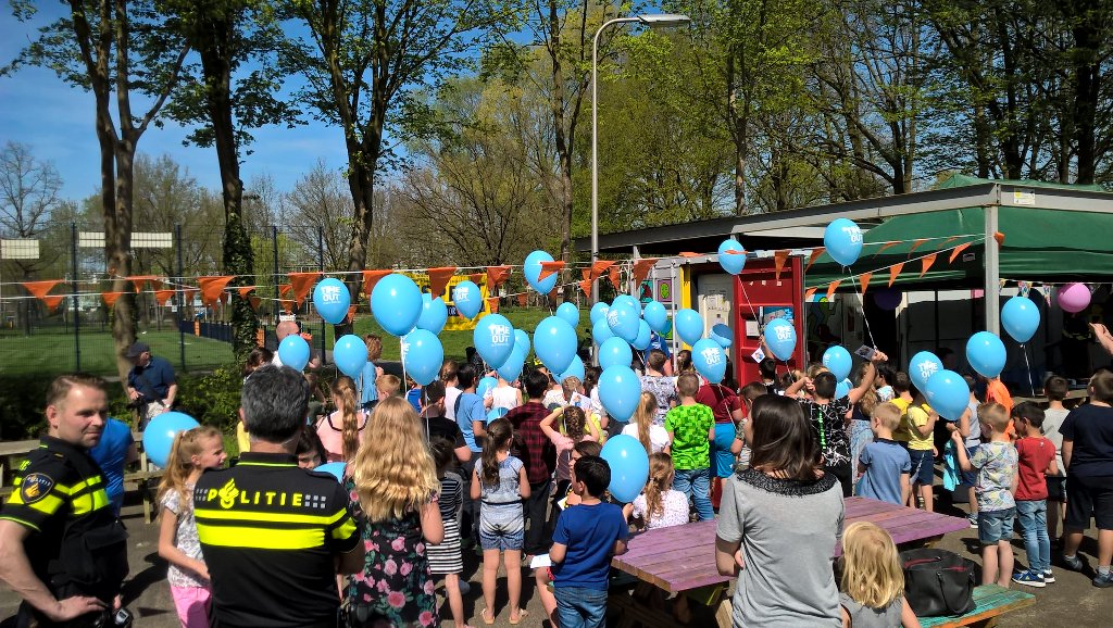 Time out zeg dag tegen pesten @wijkagenternadewitte <a href="/smiley_sl/">Smiley</a>