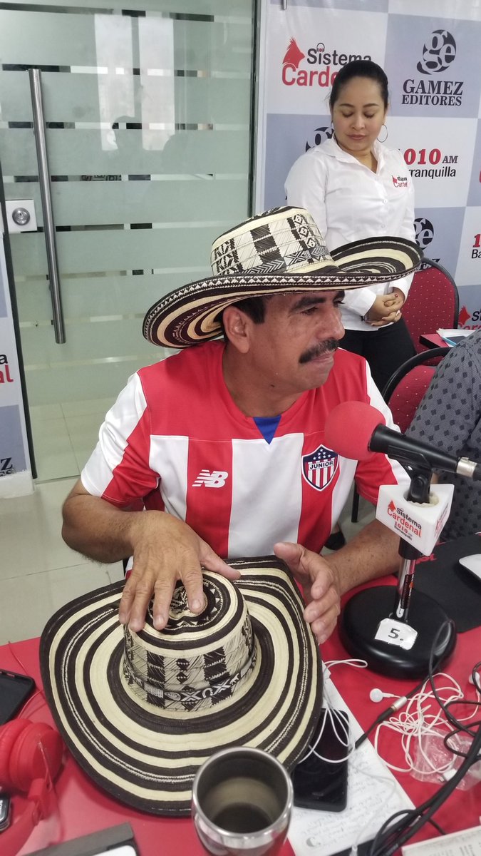 HENRYFOREROJ's tweet photo. Este sombrero sabanero original, lo donó Félix Aldana oriundo de la sabana sucreña se sorteará mañana viernes en #CardenalNoticias . Pilas a inscribirse por estos medios : @ExtraNoticiasCo @jormon26 @pedrolarac @HENRYFOREROJ @OlgaCuesta https://t.co/7gHtBrqvHZ