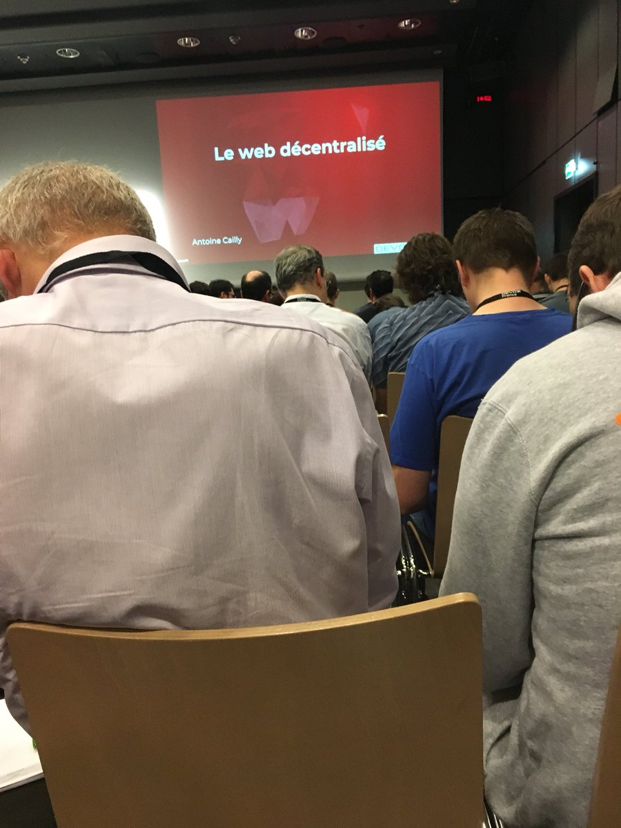 DocapostAgility's tweet photo. Le web décentralisé, une réponse au web de demain ? #devoxx #devoxxFR https://t.co/WmVFLek2o6