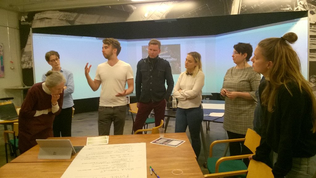 LeenaBjorkqvist's tweet photo. #Metropolia Kulttuurituottajat mukana visioimassa työn ja osaamisen tulevaisuutta. #4progress #Osuma #XAMK https://t.co/NRRmBvJmw7