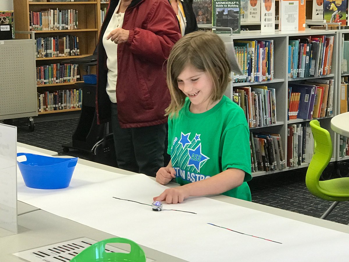 anchorgalEDU's tweet photo. That smile on her face! This is why we create MakerSpaces. The smile that comes after effort and exploration...success! #AESmakers @AlantonAstros @AlantonLMS @vbedfound @LFlemingEDU @KimAdams007 https://t.co/kwL4SU1l60