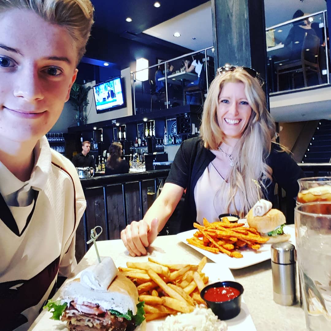 freshdotdigital's tweet photo. Part of the team enjoying #givebackburger from @PEIBurgerLove last week at @johnbrowngrille . It was delicious! https://t.co/EnaFjkcJvl
