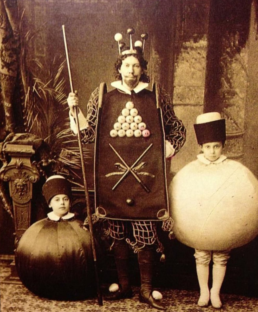 pipefish's tweet photo. Hmmm #familygoals #hwhat https://t.co/c38wueoRvv