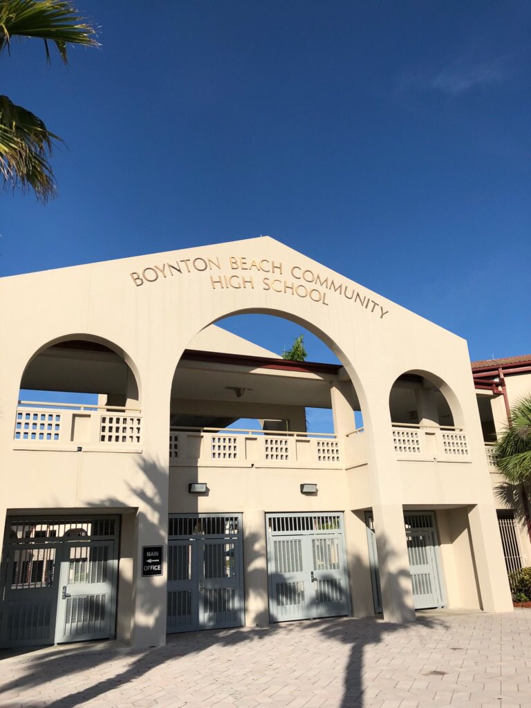 pjdaoust's tweet image. The SIS Gateway Pilot is a “roaring” success at BB High! Ss and Ps can check grades, attendance and grad report! Go Tigers! @guarn_sims @southPbcsd @SuptFennoy @pbcsd #sisforall #MakeItCountPBC