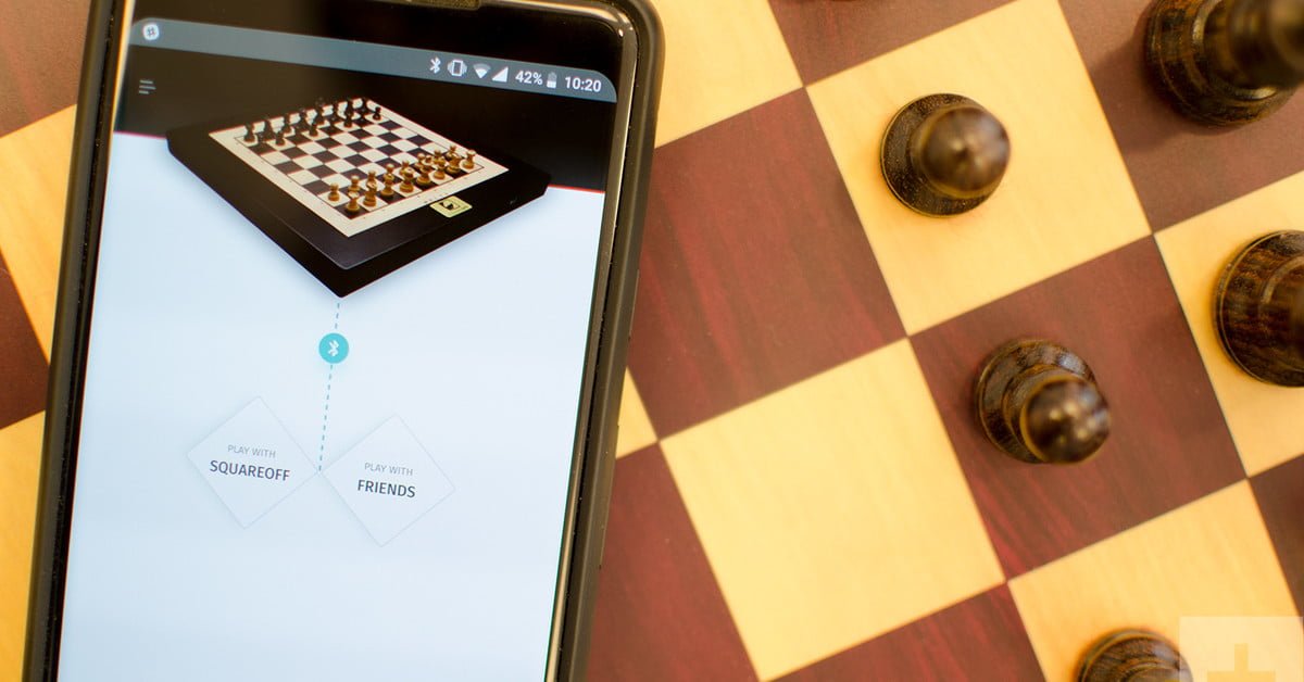 cahyasri's tweet image. This chessboard isn’t haunted, it just moves the pieces on its own: #Chess player? Having trouble finding opponents? If chess apps don&apos;t cut it for you, #Square_Off is a smart #chess_board that lets you interact with a physical board, while connecting… dlvr.it/QQ4JXq