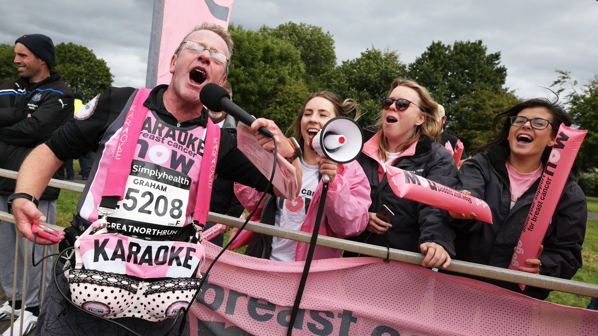 BCCare's tweet photo. Graham Burns aka @KaraokeMarathon is running Sunday's #LondonMarathon for #TeamNow for the fourth year. One thing will set him apart from his fellow runners - he'll be singing karaoke for the full 26.2 miles! 👨‍🎤 ▸ https://t.co/G999Lwehvk https://t.co/bXKOl52Cp6