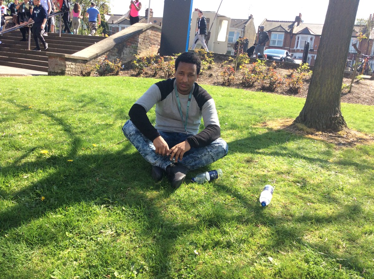 WFCTweets's tweet photo. The sun is shining and our students are having #funinthesun #WarmestDayOfTheYear @ESGoLondon @EveningStandard https://t.co/0jKyy9vmrp