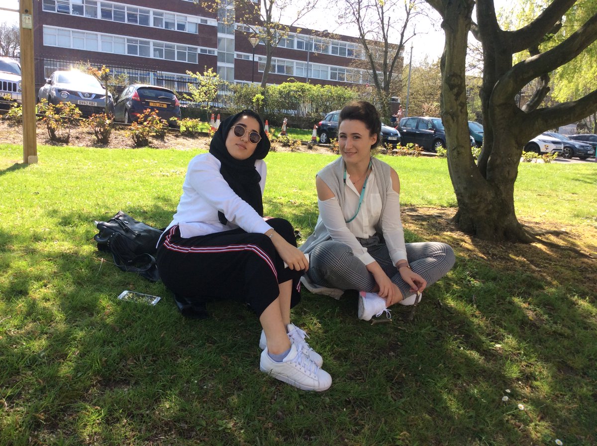 WFCTweets's tweet photo. The sun is shining and our students are having #funinthesun #WarmestDayOfTheYear @ESGoLondon @EveningStandard https://t.co/0jKyy9vmrp