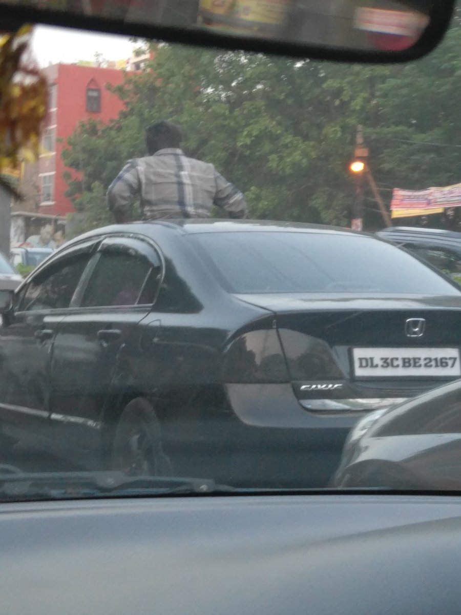 adits06's tweet photo. Ppl love doing stunts on road... No road sense et all. #delhitraffic #delhitrafficPolice #nonsense https://t.co/orbcX0hnYw