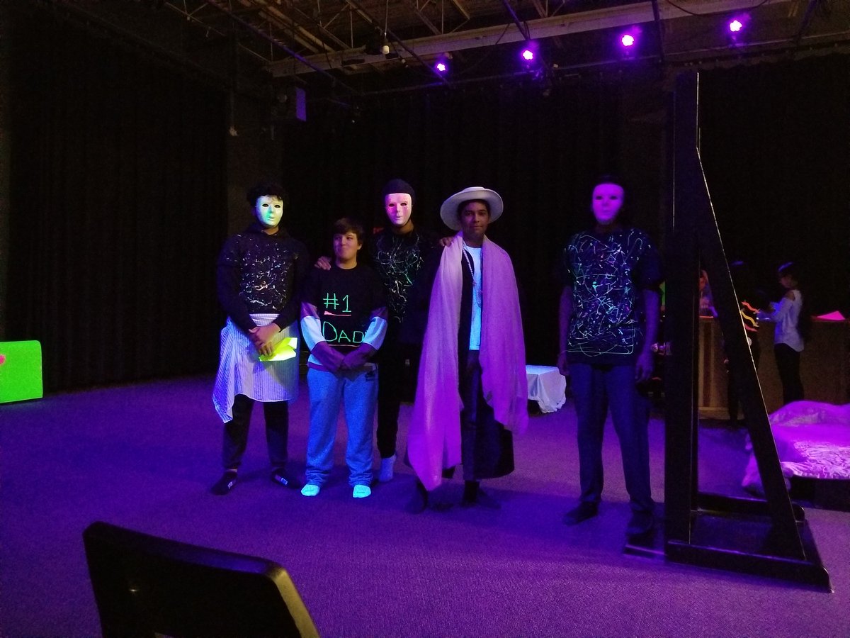 @NorthParkSSca grade 10 drama students getting ready to share Black Light movement pieces @BrardArts #pdsbDrama