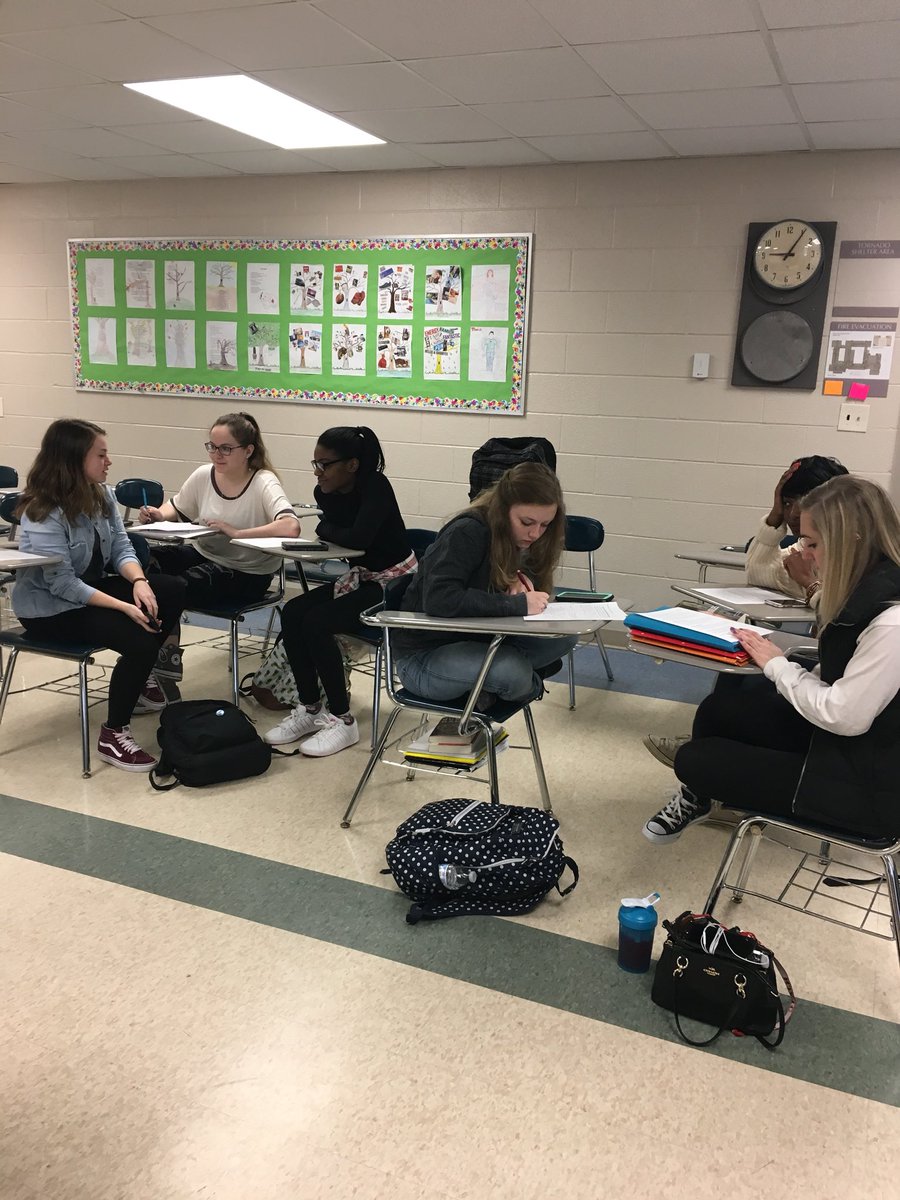 mrs_vokic's tweet photo. Contemporary Literature: Students are creating their own dystopian society...taking fears and thoughts of our future society and making it “real”...Bill of Rights, Government, Education, Environment, Propaganda, Average Citizen, etc. #SouthHSpointsofpride #dystopianliterature https://t.co/sCHTec3b5X