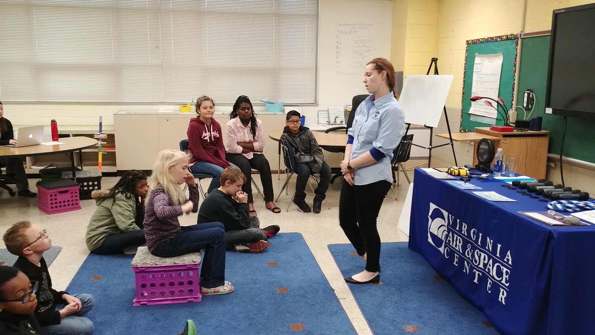 Mrs_GordonFES's tweet photo. Lots going on @CaryElem today! Visit from @cityofhampton Mayor's Book Club, 4th grade cleaning with @cityofhampton #CleanCityCommission & 5th grade with @VaAirandSpace. @HamptonCSchools @HCS_TitleI https://t.co/jAu4gV3jp3