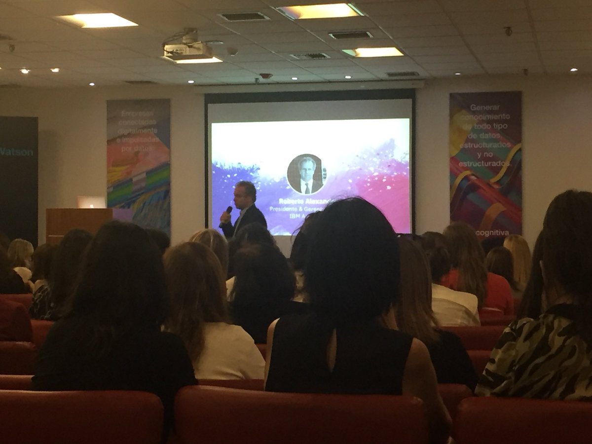 stellaloiacono's tweet photo. Comenzando foro de mujeres en IBM #ibmar !!! https://t.co/AC55V49gI8