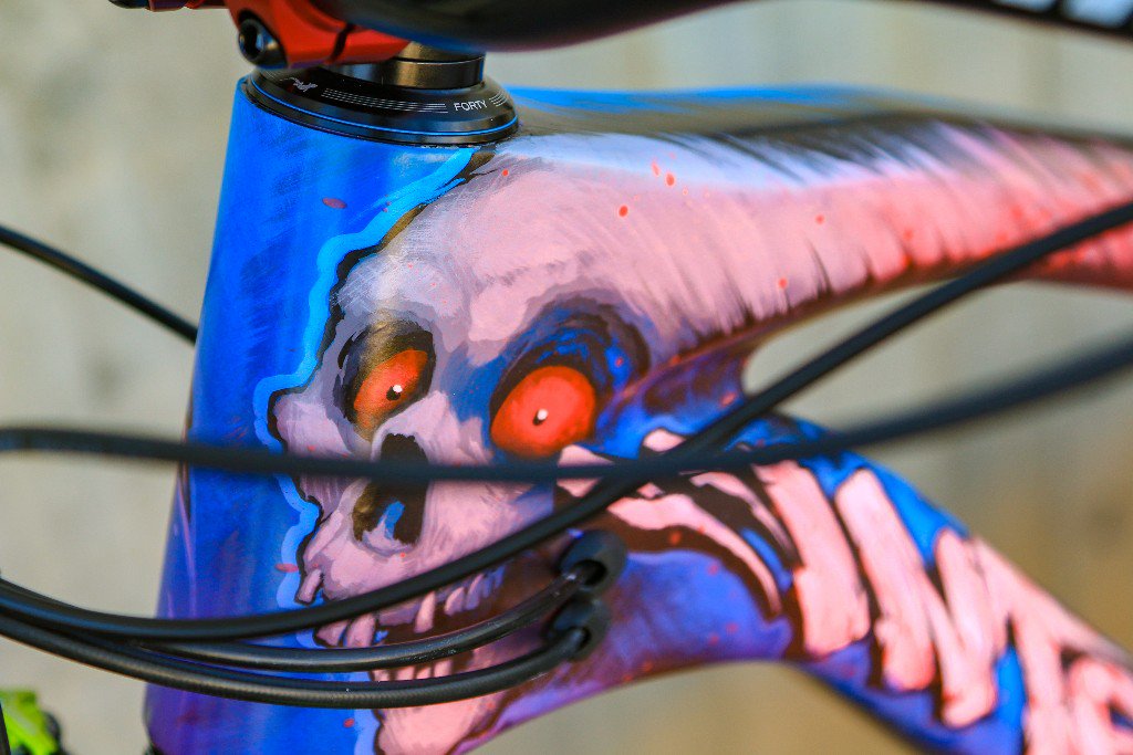 ChainlineBikes's tweet photo. We're selling the "Ssthnakeee" (Snake) at the @SeaOtterClassic! Place a bid on the most badass bike we've ever built. It's for a good cause. #chainlined #silentauction #seaotter - https://t.co/1zgjfYeYNm https://t.co/6JyKniRkRW